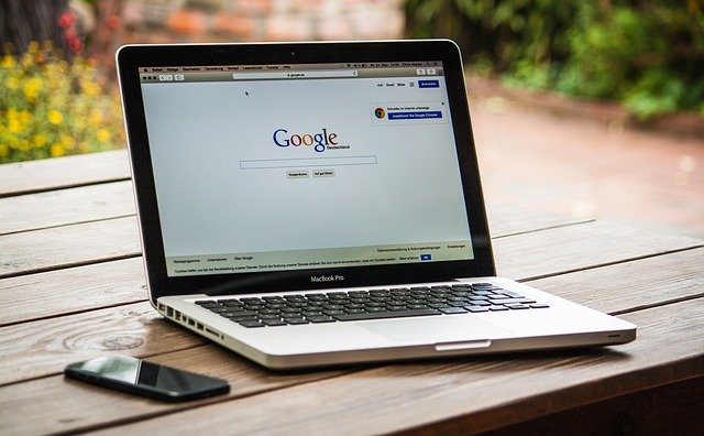 Jakie są wady i zalety internetu?